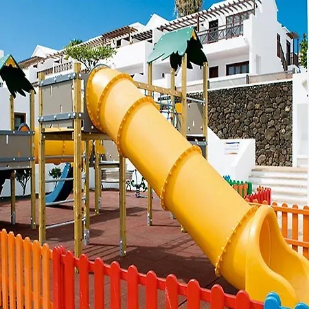 Flamingo Resort *